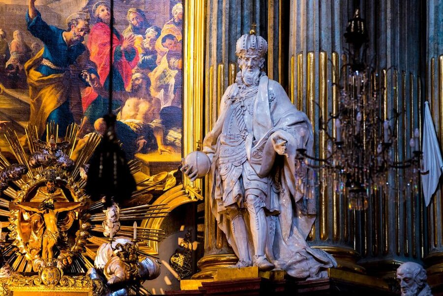 St Stephen's Cathedral Vienna Old Town Walking Tour - 2-hour private tour: the main church, altars, icon, and royal links