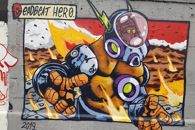 Street Art Tour in Vienna - How the guide shapes what you notice, including tagging