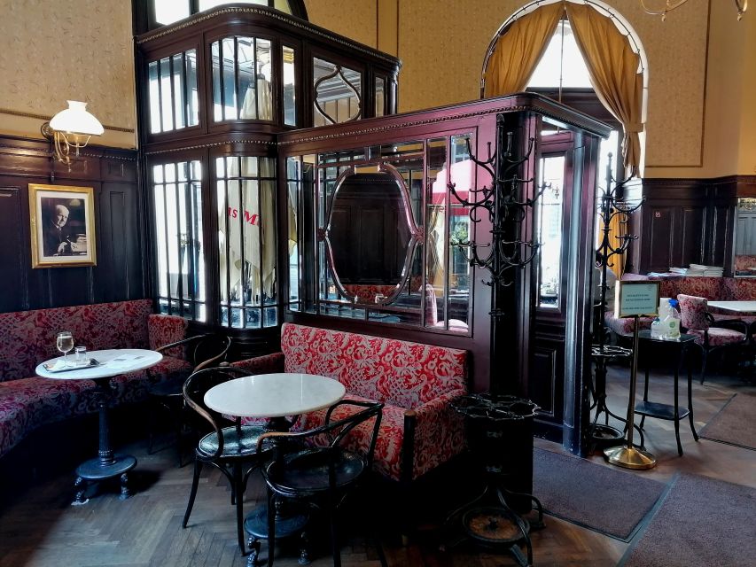 Sweet Vienna Tour: Home of Cakes and Cafe Culture - Sachertorte: the original vs the real thing