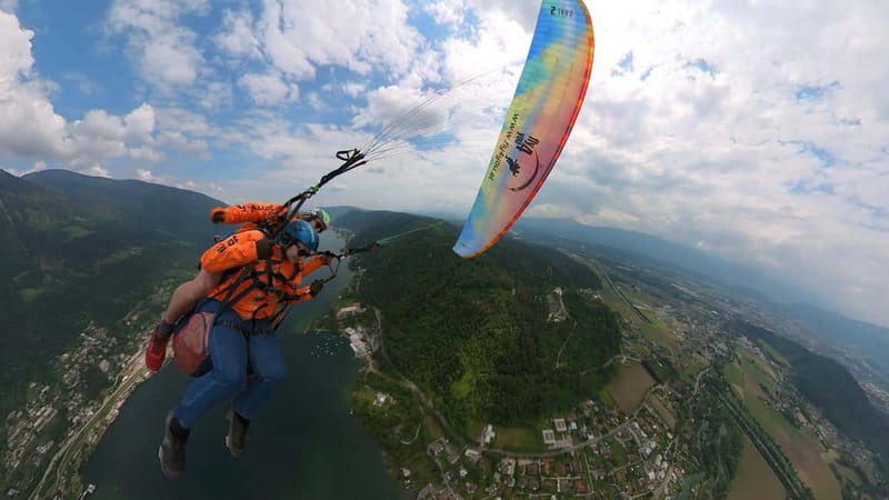 Tandem flight: Paragliding panorama tandem flight - The Smooth Tandem Setup: Harness Fit, Short Briefing, Then Run