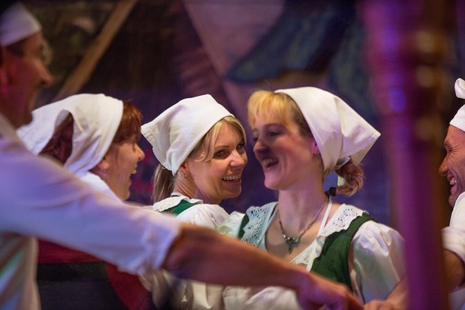 Tyrolean Folk Show Ticket in Innsbruck - Seating, comfort, and how to choose your plan