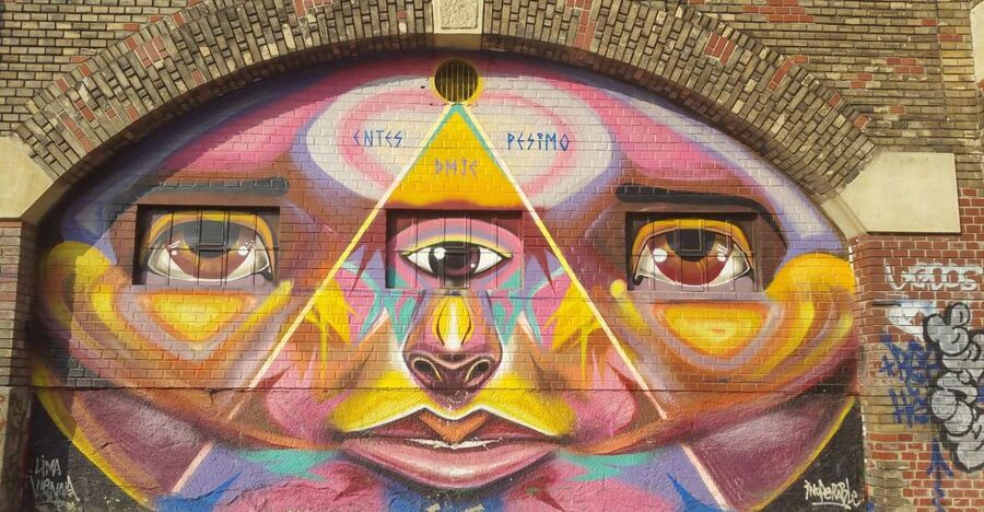 Vienna: 2-Hour Street Art Tour - Meeting at Spittelau, and planning for transit