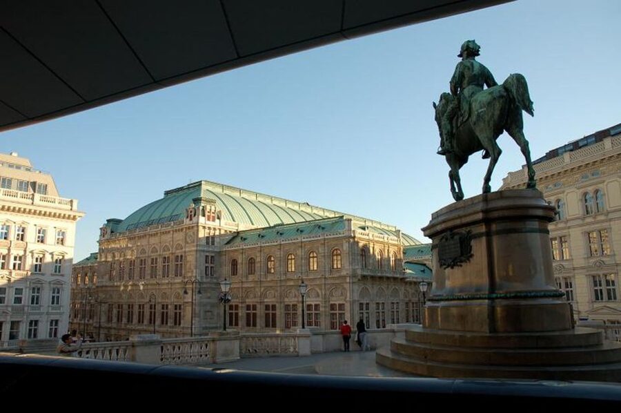 Vienna and Skip-the-Line Schönbrunn Palace Private Tour - Ringstraße imperial monuments: what you see and how to use it