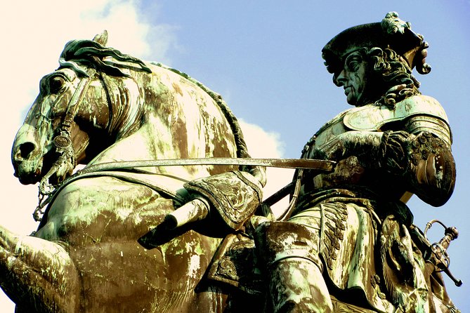 Vienna at First Glance a Private Walking Tour for First Timers - Heldenplatz and Hofburg: 650 Years of Habsburg Storytelling (Stops 6 and 7)