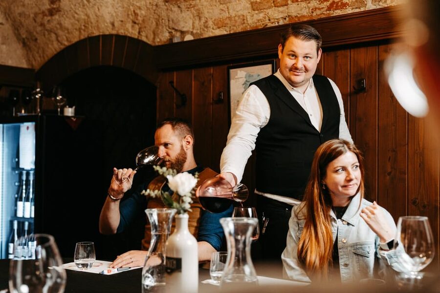 Vienna: Austrian Wine Tasting Evening - Should you book this Vienna Austrian Wine Tasting Evening?