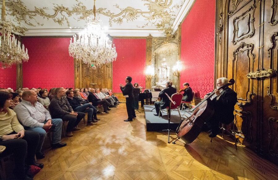 Vienna: Baroque Orchestra Concert and Dinner - Dinner at Café Landtmann: Vienna’s coffeehouse tradition, in food form