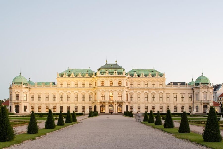 Vienna: Belvedere Palace Skip-the-Line Tour - Upper Belvedere highlights: the art route built around Klimt