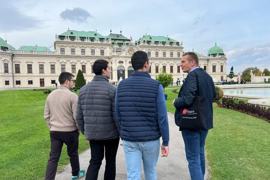 Vienna: Belvedere & The Best of Gustav Klimt Private Tour - Making the most of a tight two-hour plan