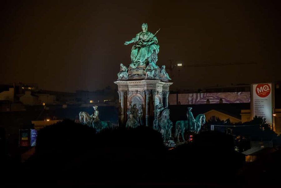 Vienna: Big Bus Evening Sightseeing Bus Tour with Live Guide - Live Guide, Audio Headsets, and How to Avoid Early Confusion