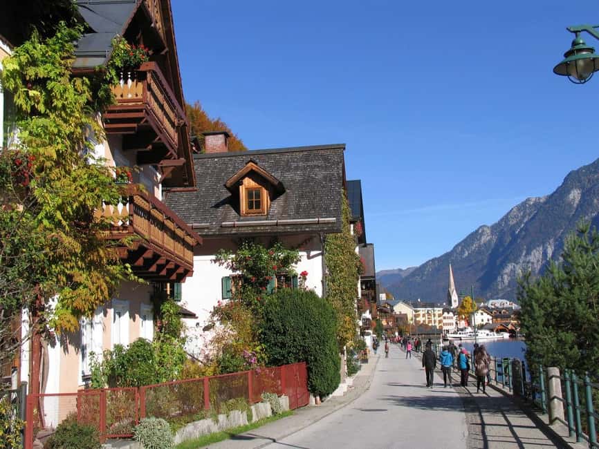 Vienna/Bratislava: Traunkirchen, Hallstatt & Salzburg Tour - Hallstatt with about two hours to actually enjoy it