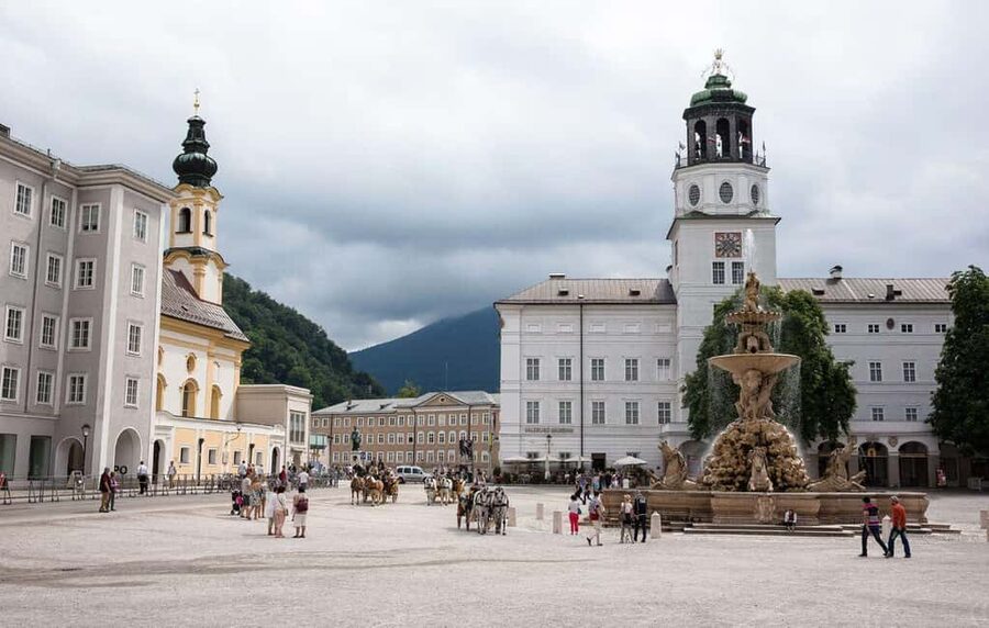 Vienna/Bratislava: Traunkirchen, Hallstatt & Salzburg Tour - Value check: is $158 a good deal?