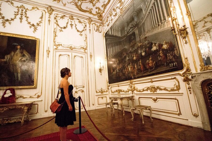 Vienna: Bus & Schönbrunn Palace Skip-the-Line Guided Tour - Getting to and from the tour: start options and the end point you can build from