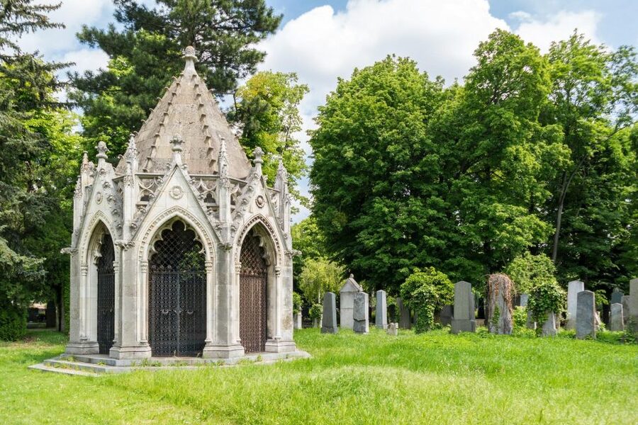 Vienna Central Cemetery Walking Tour with Transfers - Price and value: is $201 per person worth it?