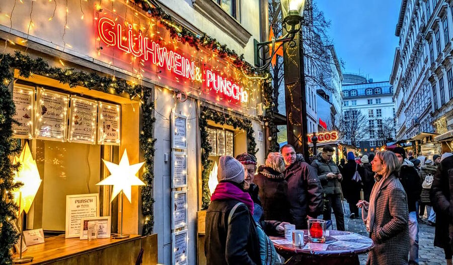 Vienna: Christmas Market Food and Drinks Tour - Four Lesser-Known Markets, Less Crowding, More Eating Time