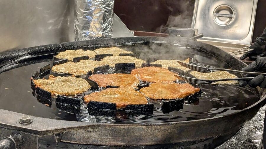 Vienna: Christmas Market Food and Drinks Tour - Starting at Am Hof, Then Getting Your Bearings Fast