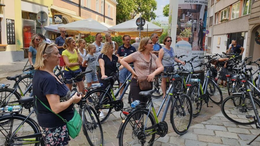 Vienna: City Highlights Guided Bike Tour - Key highlights you will feel on this tour