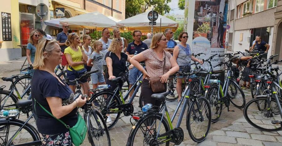 Vienna: City Highlights Guided Bike Tour - The ride through Vienna’s power corridor: City Hall and Parliament
