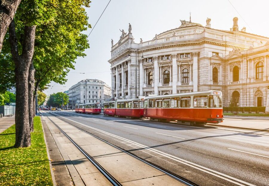 Vienna: City Highlights Guided Bike Tour - Spanish Riding School: classical dressage, without needing a show