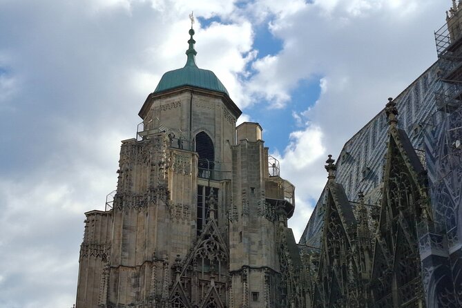 Vienna City Walk 3h - Unpacked & Hidden Places (DE/EN) - The In-Between Stops: Inspiration, Old Looks, and Why They Matter