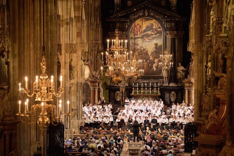 Vienna: Classical Concert at St. Stephen's Cathedral - Comfort realities: benches, photos, and audience behavior