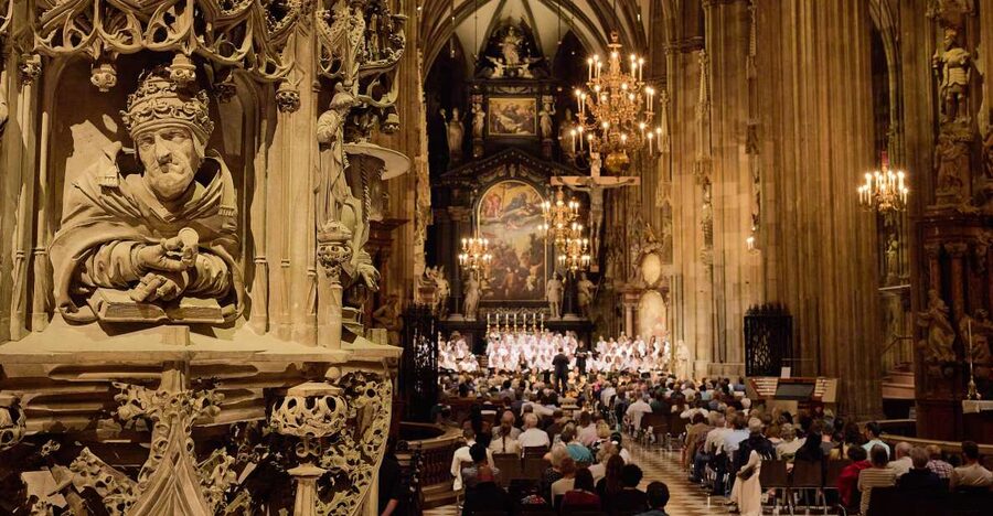 Vienna: Classical Concert at St. Stephen's Cathedral - Entering St. Stephen’s Cathedral, acoustics first