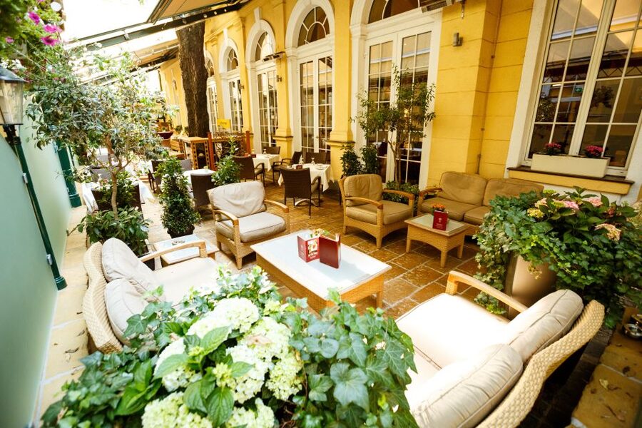 Vienna: Culinary Experience at Restaurant Stefanie - Service Style: Attentive, Friendly, and Easy to Follow