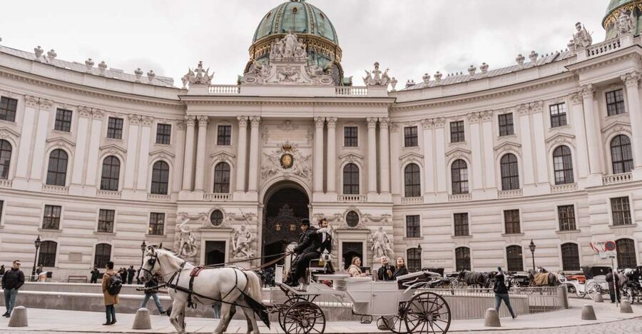 Vienna: Culinary Horse-Drawn Carriage Experience - Inside the Carriage: A Small Table and a Real Private Vibe