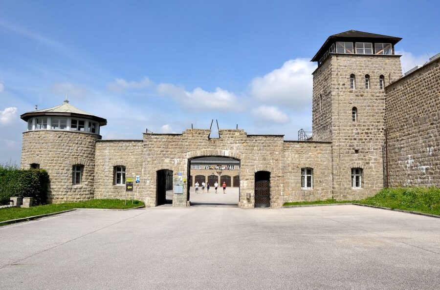 Vienna: Day Trip to Mauthausen Concentration Camp Memorial - Arriving at the Memorial: how the guided route is set up