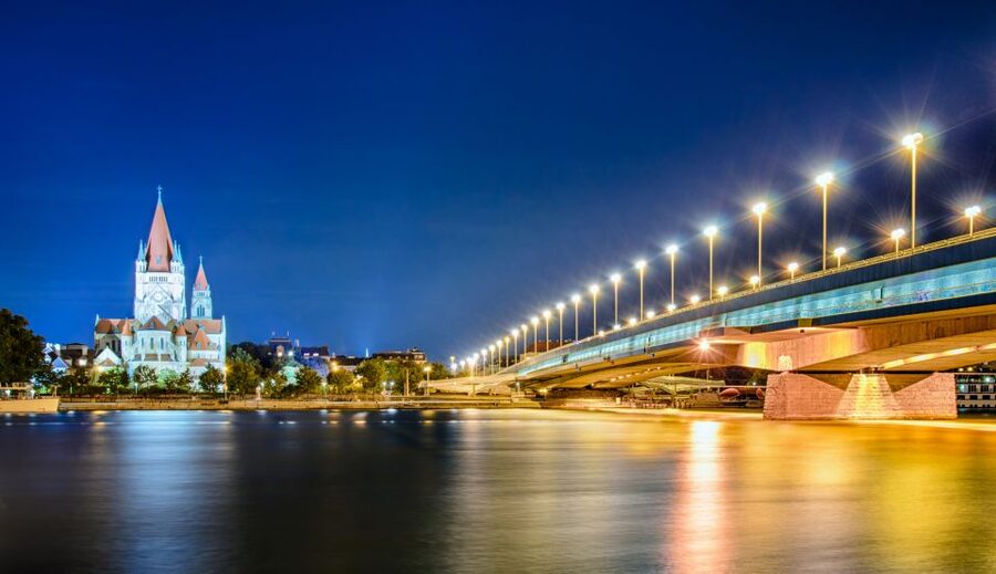 Vienna: Evening Cruise Along The Danube - Live cam screens and how to enjoy it even indoors