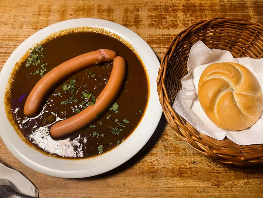 Vienna: Food tasting tour of Hidden Gems (Small Groups) - How much you really eat, and what to bring