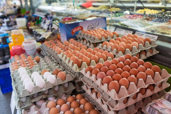 Vienna for Food Lovers: Cafés, Markets & Austrian Cuisine - Brunnenmarkt: the longest street market feel, with local flavor