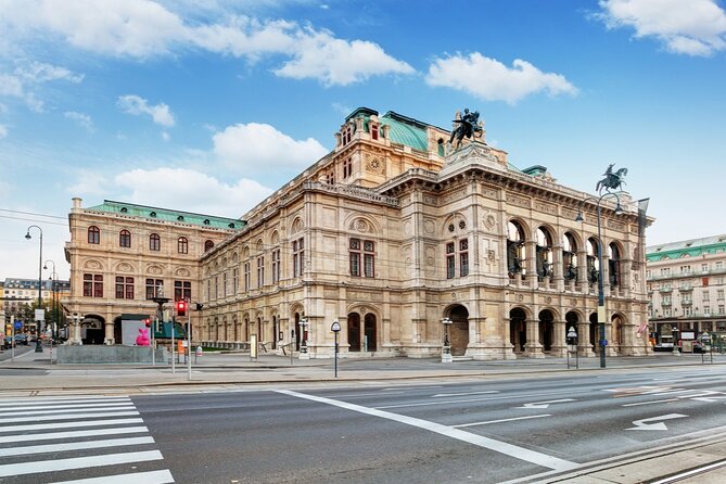 Vienna: Freud, Mozart & Beethoven Exploration Game - St. Stephen’s Cathedral to your first clue