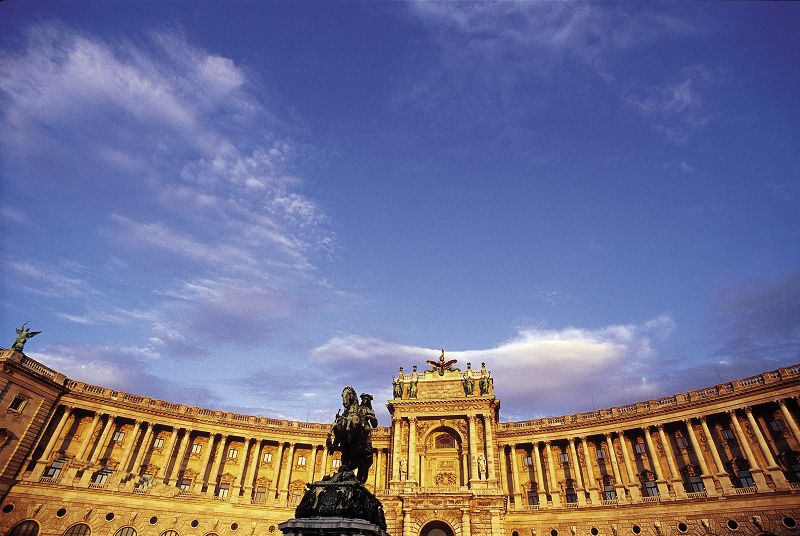 Vienna: Full-Day Private Tour including Schönbrunn Palace - Hofburg courtyards and the Spanish Riding School scene