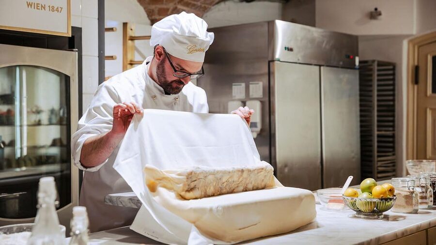 Vienna: Gerstner KuK Hofzuckerbäcker Baking Show & Tasting - The heart of the experience: the Viennese apple strudel show