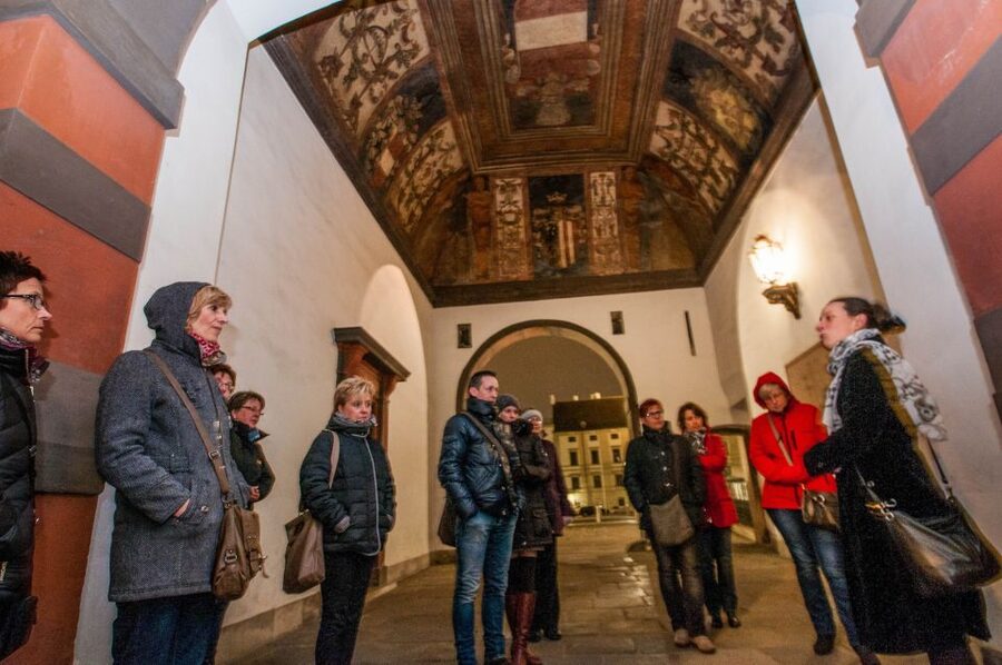 Vienna: Ghosts and Legends Guided Nighttime Walking Tour - Vienna’s ghosts route: what the night walking format really gives you