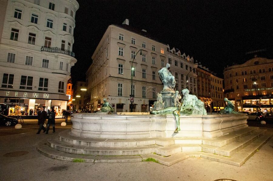 Vienna: Ghosts and Legends Guided Nighttime Walking Tour - Blutgasse district: old streets, haunted buildings, and the feeling of time layers