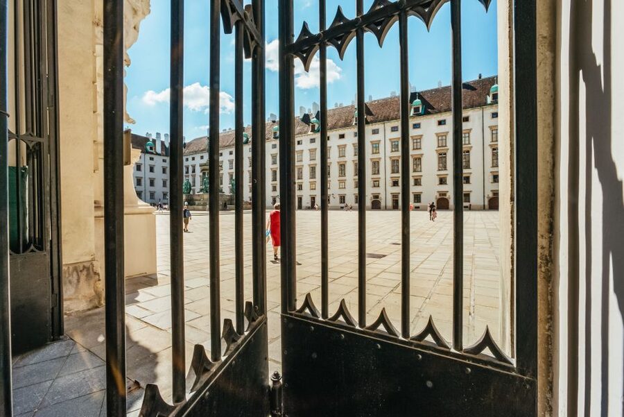 Vienna: Guided Walking Tour of City Center Highlights - Quick highlights