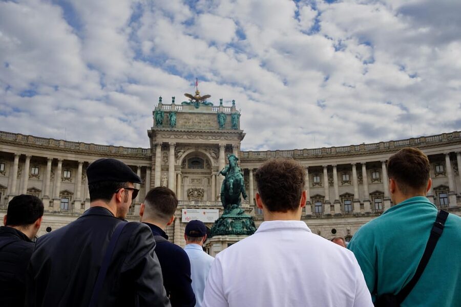 Vienna: Guided Walking Tour of City Highlights & Hidden Gems - A fast route through Vienna’s best exteriors in 2 hours