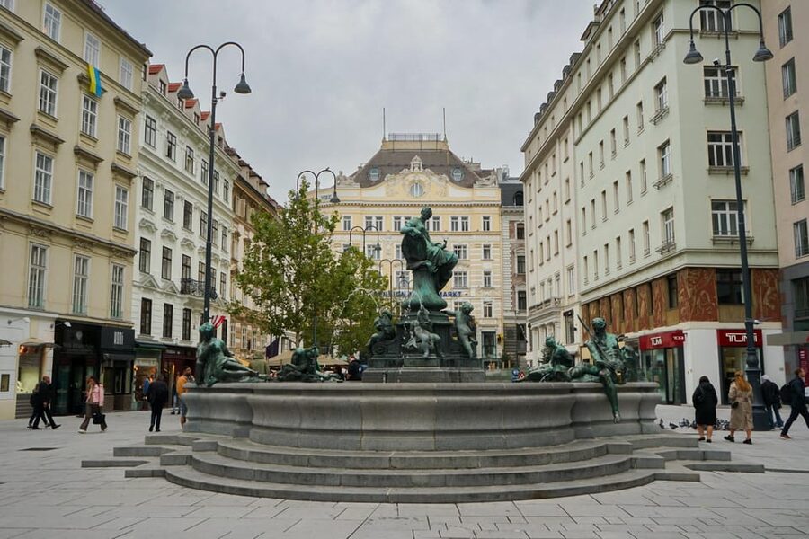 Vienna: Guided Walking Tour of City Highlights & Hidden Gems - Albertina Museum exterior stop: see the frame, plan the inside later