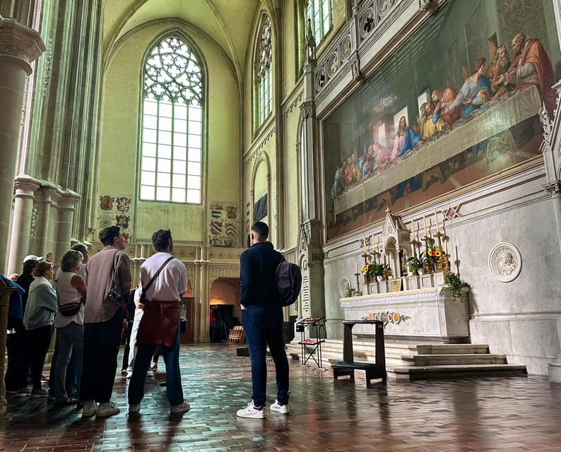 Vienna: Guided Walking Tour of City Highlights & Hidden Gems - Finding the start: Leopold-Figl statue near Minoritenplatz