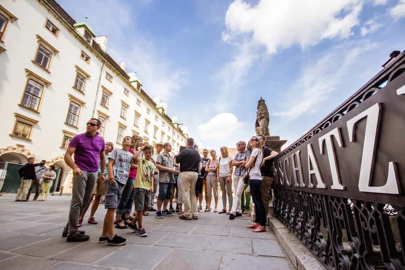 Vienna: Habsburgs Capital, 2hrs. Historical walking Tour - Michaelerplatz: your Baroque star map of Vienna