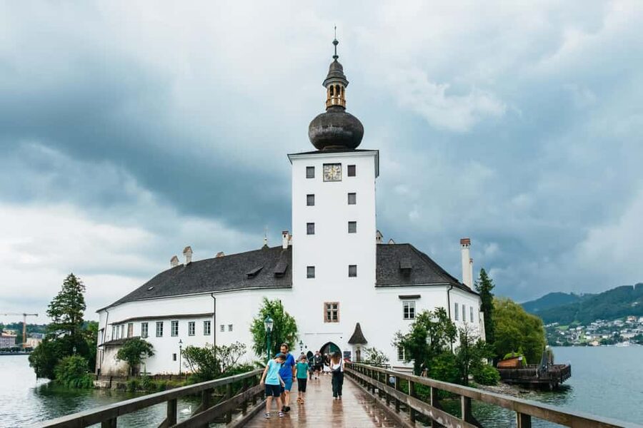 Vienna: Hallstatt Day Trip with Boat Ride Option - Hallstatt Town Time: Streets, Lake Views, and Smart Exploring