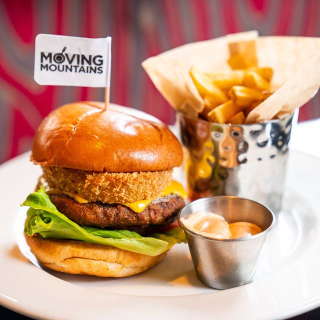 Vienna: Hard Rock Cafe with Set Menu for Lunch or Dinner - What I’d Order Here: Legendary Smashed Burger and the Vegan Moving Mountains