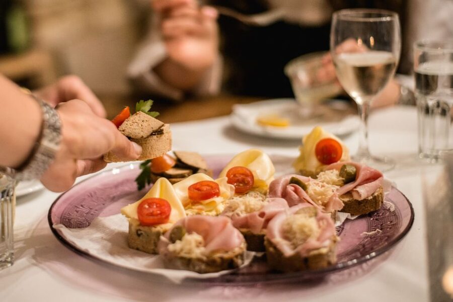 Vienna: Hidden Wine Cellars Tasting Experience - Language and group dynamics: what happens when the tour isn’t all-English