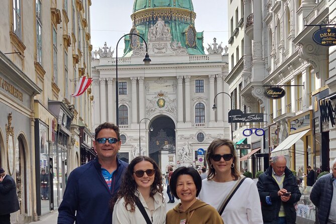 Vienna Highlight Tour - yue walk - Meeting at the Staatsoper, then getting your bearings fast