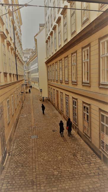 Vienna: historical tours with locals in the unknown City, - Mozart at the Deutscher Orden Haus: more than a name-drop