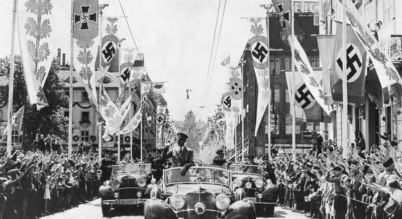 Vienna: Historical Walking Tour - Hitler and the 1900's - Where you start, what you’ll do first, and why the 2-hour format helps