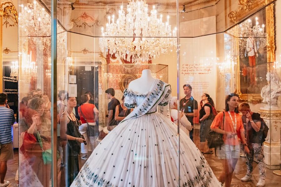 Vienna: Hofburg and Empress Sisi Museum Guided Tour - The Sisi Museum: from legend to real rooms