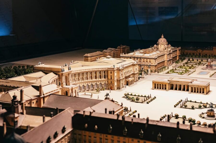 Vienna: Hofburg and Empress Sisi Museum Guided Tour - Price and value: what $56 buys in 2 hours