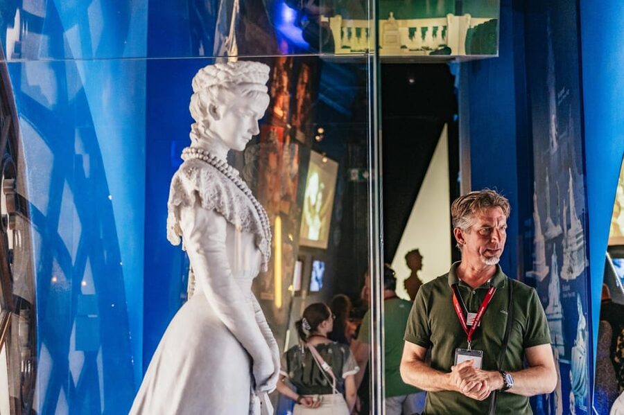 Vienna: Hofburg and Empress Sisi Museum Guided Tour - Tips to make the most of your 2-hour visit